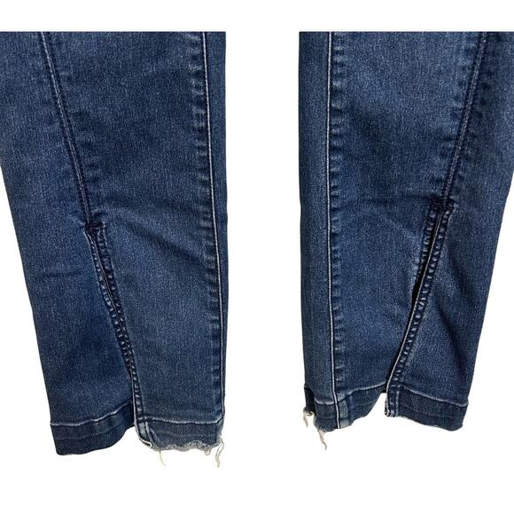 Free People Pull On Vent Jean Zipper Side Boho Tween Hippie Frayed Hem size 24 - Picture 2 of 5